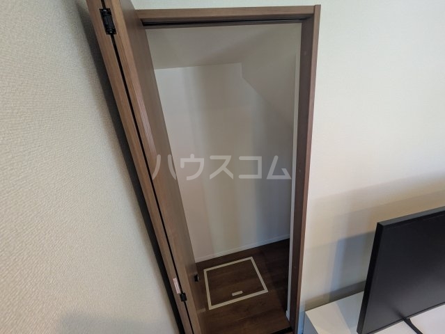 14/30 玄関