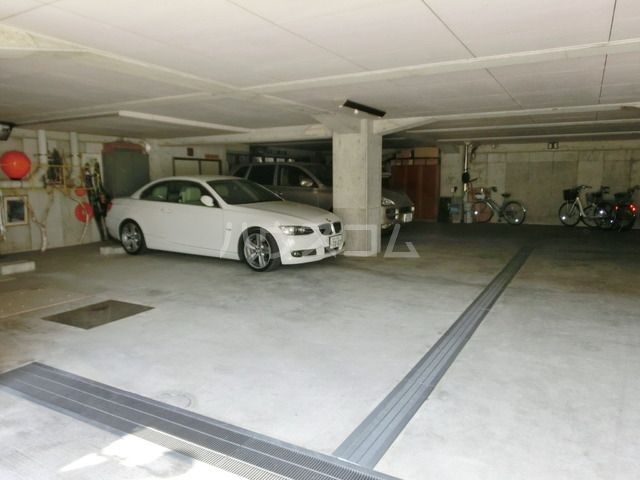 13/21 駐車場