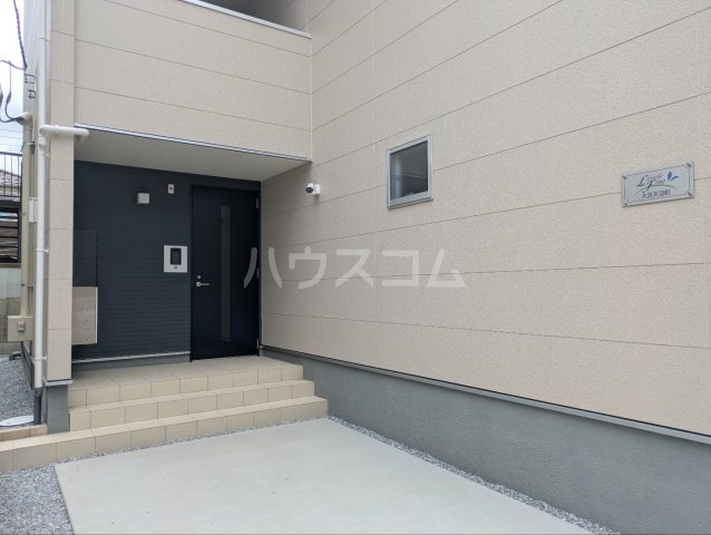 22/26 エントランス