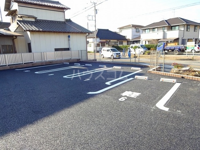17/18 駐車場