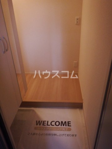 16/30 玄関