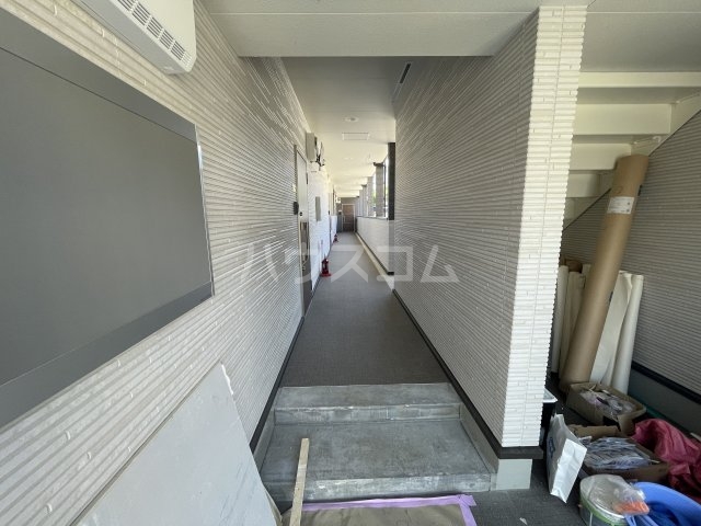25/30 エントランス
