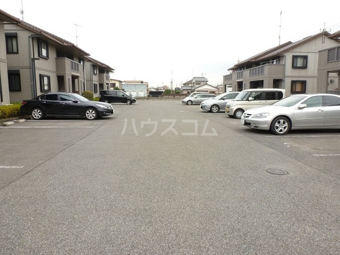16/16 駐車場