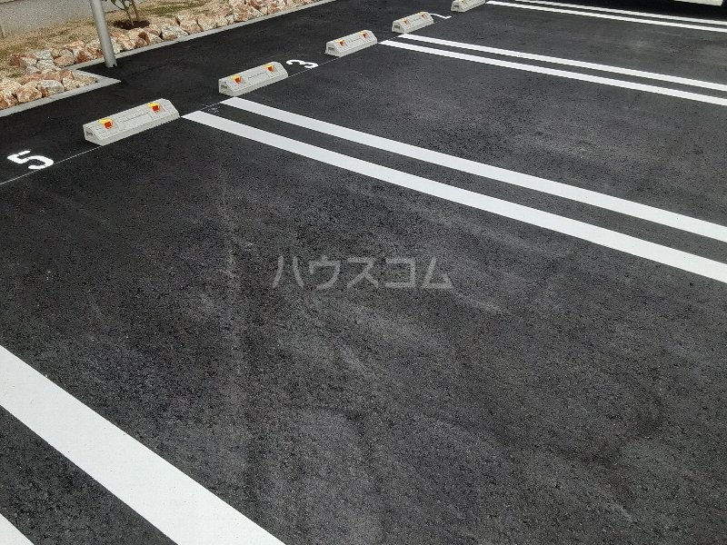18/26 駐車場