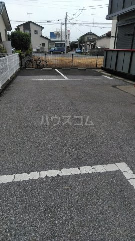 13/13 駐車場