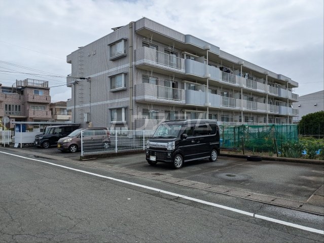 28/30 駐車場