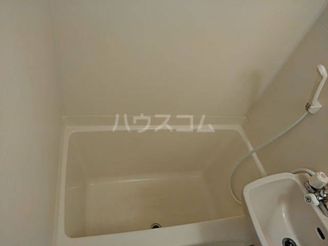 13/30 浴室
