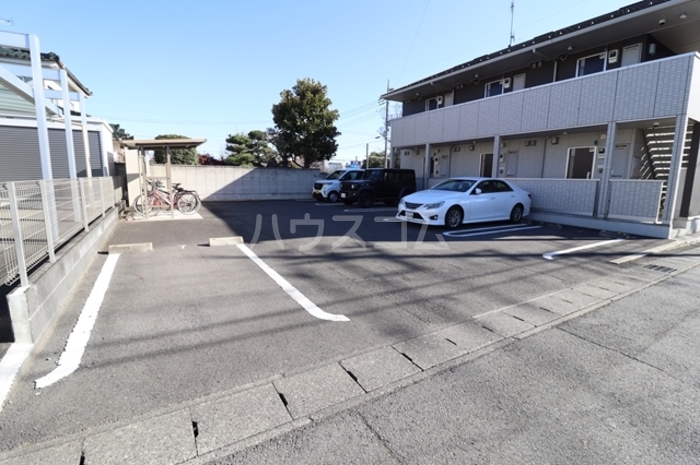 15/17 駐車場