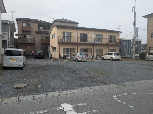 23/30 駐車場