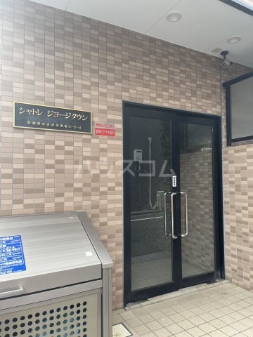 28/30 エントランス