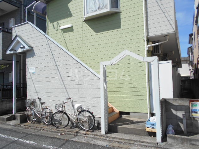 2/5 エントランス