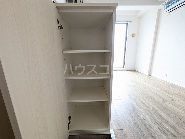 13/30 収納