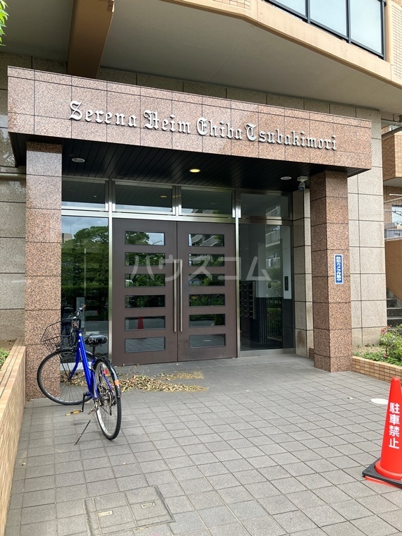 13/17 エントランス