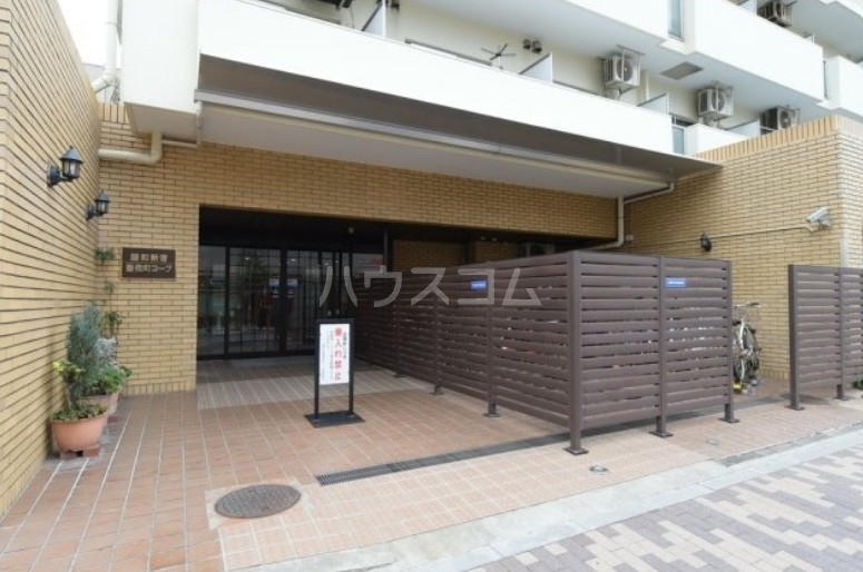 18/20 エントランス