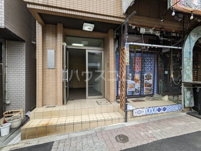 16/26 エントランス