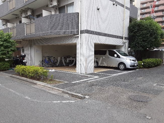 22/30 駐車場