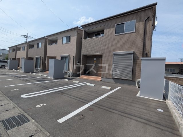 22/28 駐車場