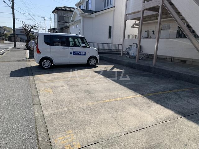 2/3 駐車場