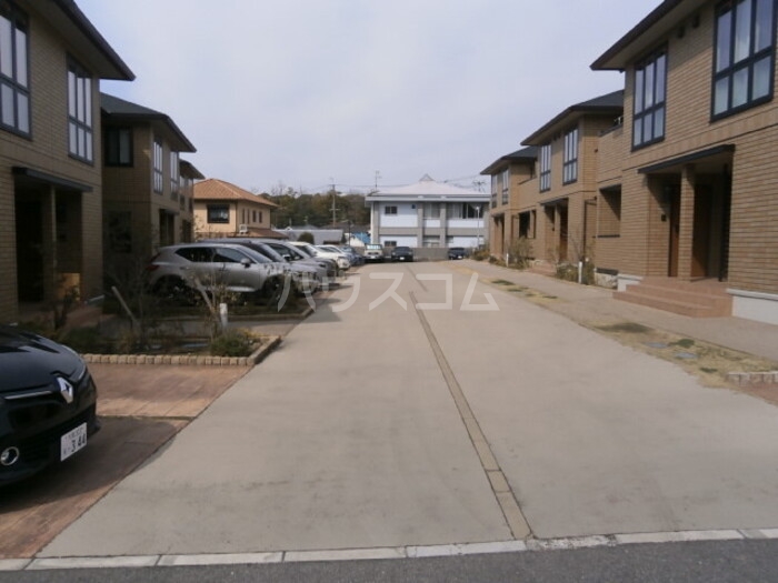 2/4 駐車場