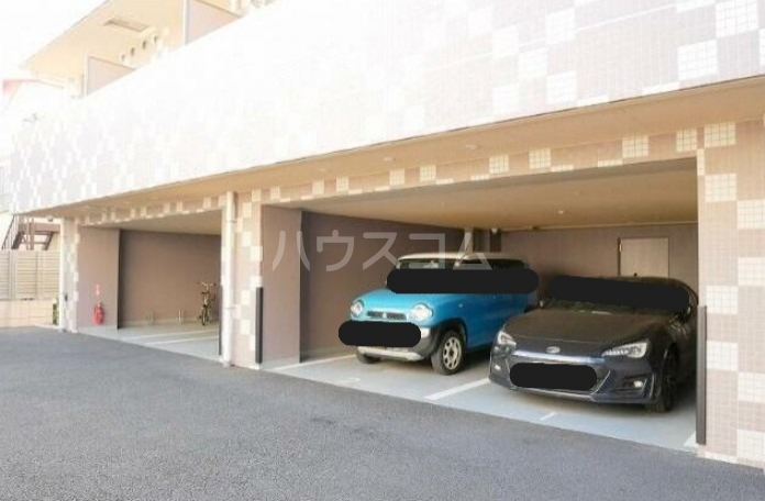 18/19 駐車場
