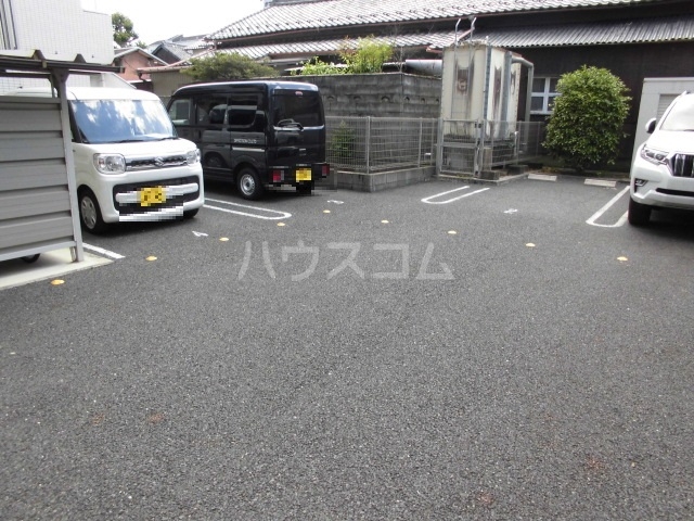 21/29 駐車場