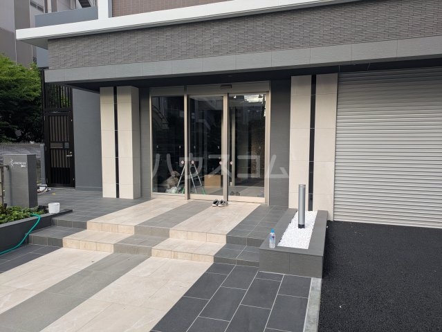 15/16 エントランス