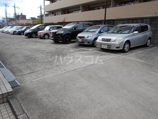 22/29 駐車場