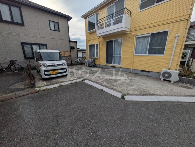 25/28 駐車場