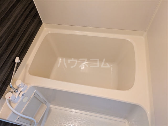 13/30 浴室