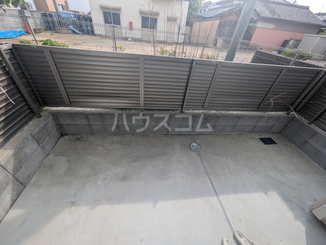 13/20 バルコニー