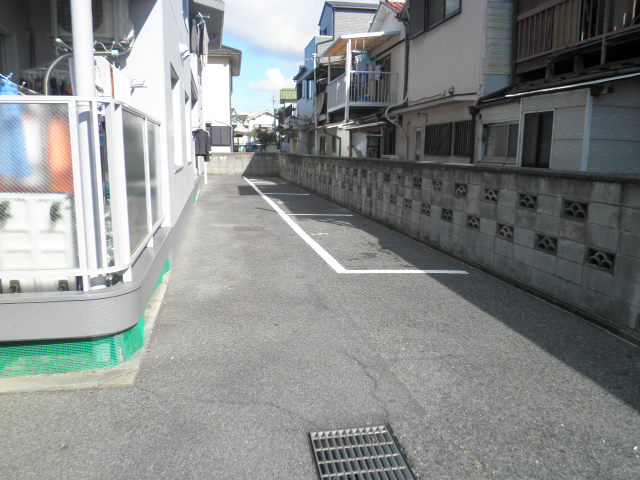 2/3 駐車場