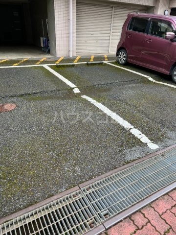 22/30 駐車場