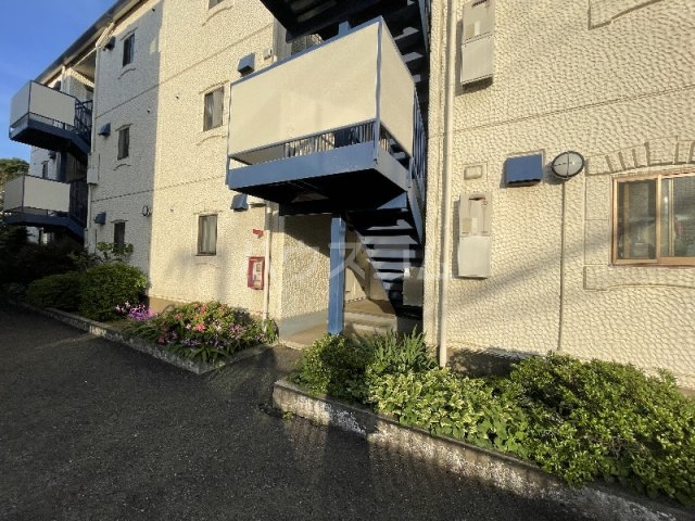 25/30 エントランス