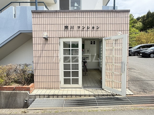 15/15 エントランス