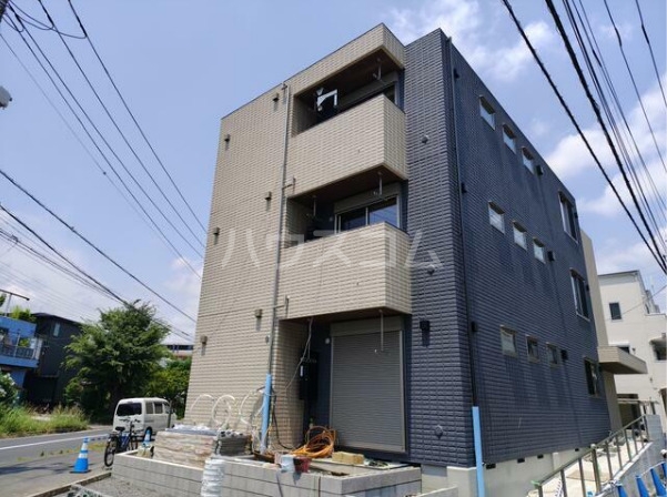 20/30 エントランス