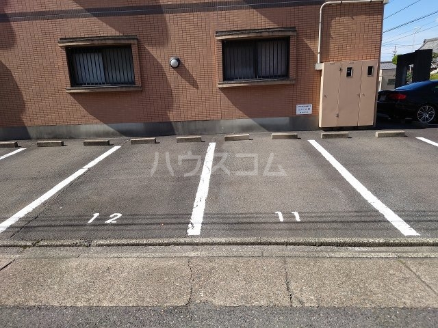 21/29 駐車場