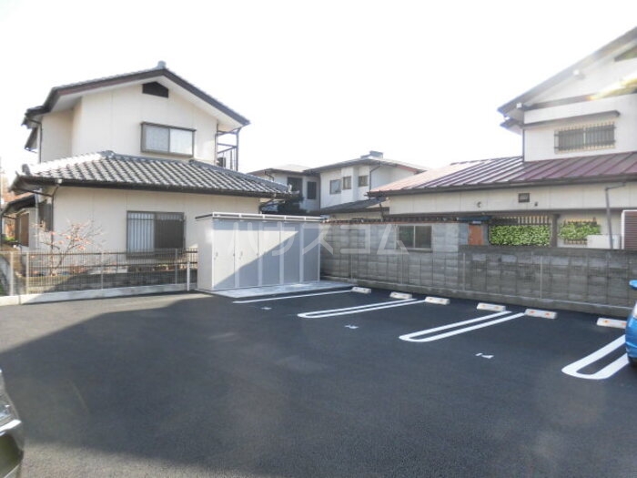 16/16 駐車場
