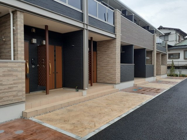 24/30 エントランス