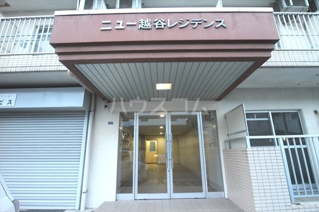 21/27 エントランス