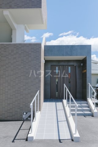 21/27 エントランス