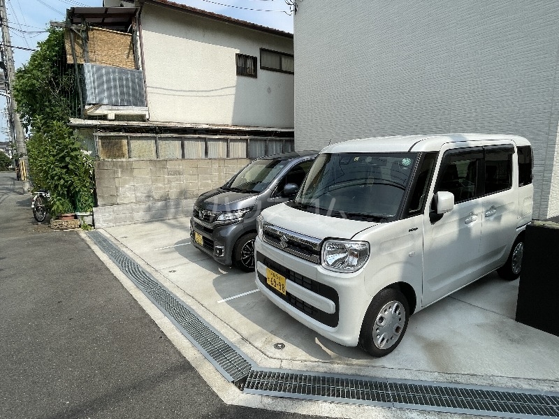 2/3 駐車場