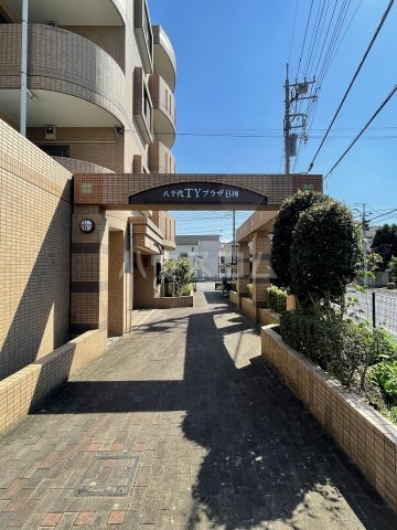 28/30 エントランス