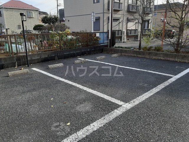 28/30 駐車場