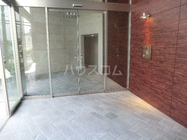 15/18 エントランス