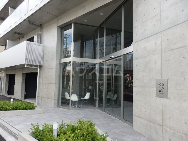 14/17 エントランス