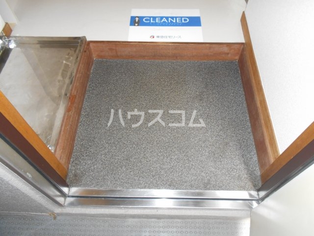 17/23 エントランス