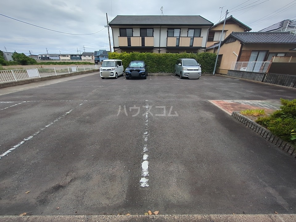 20/28 駐車場