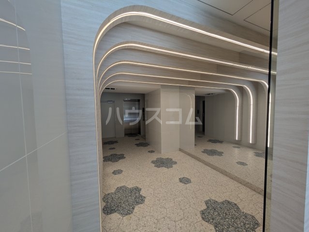 26/30 エントランス