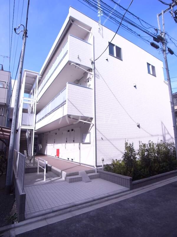 21/30 エントランス