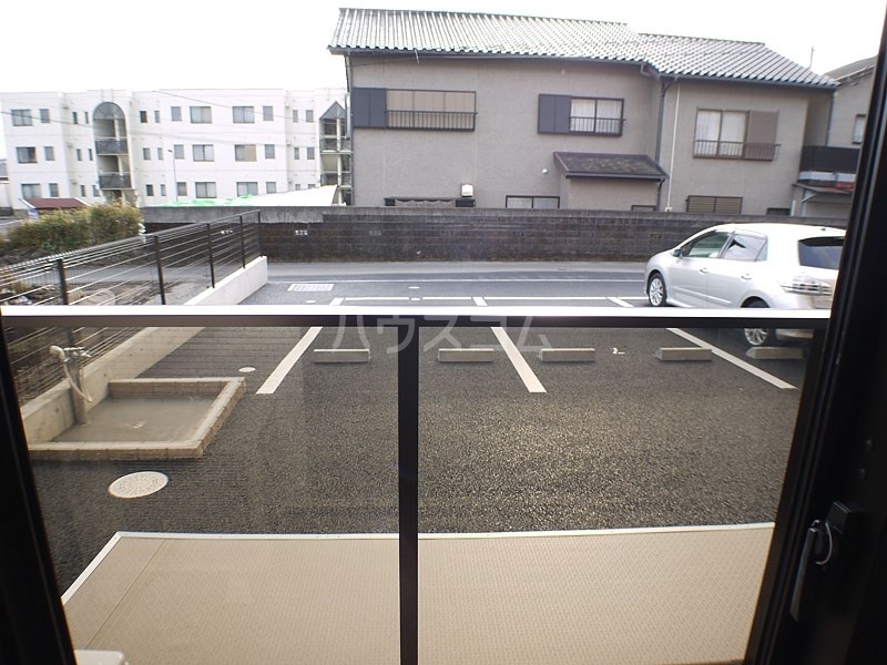 2/3 駐車場